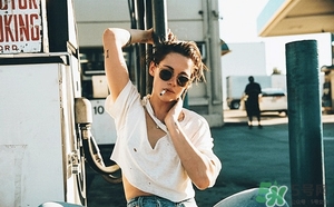 �Ϲ�����ʲô��ɫ���Ϲ��ؿں���ɫ